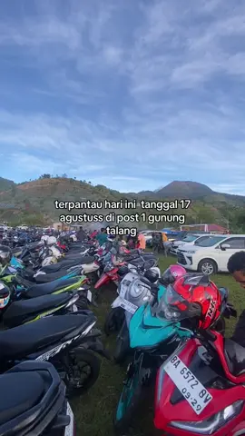 udahh kek pasarr ⛰️🤩 #gunungtalang #Hiking #foryou #foryoupage #fyp 