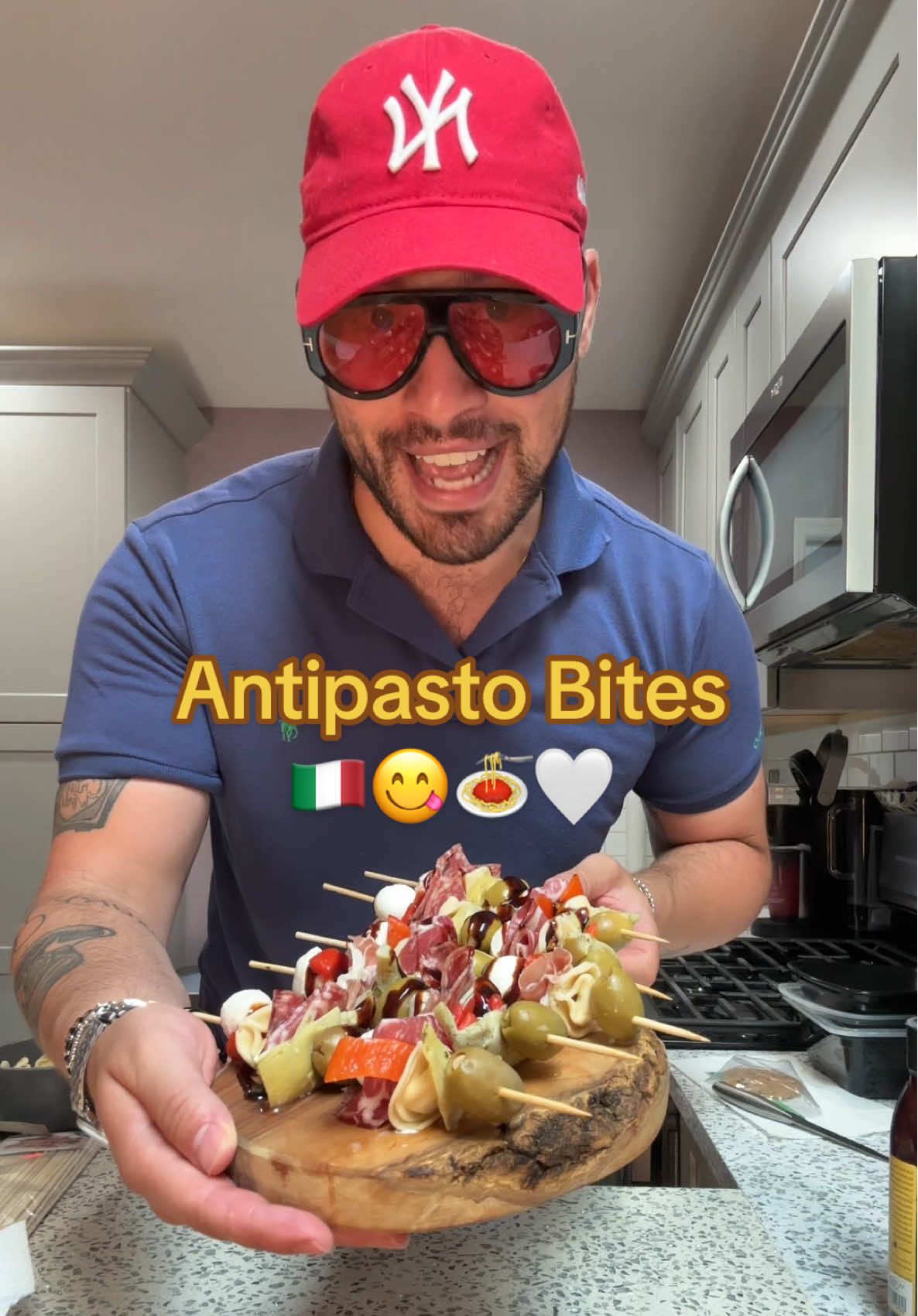 Made some Antipasto Bites for a picnic I’m cooridnating! So easy and so delcious! Next time want to add fried zucchini and mortadella 😍🍝🇮🇹🧀🫒🫑🍡 #antipasto #recipes #italianfood #foodideas #cooktok #food #appetizer #fingerfood 