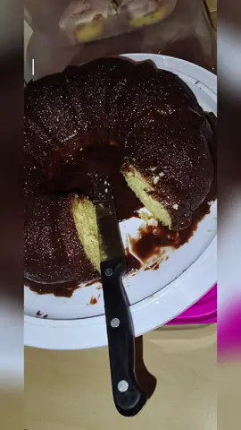 anybody got a sweet tooth tonight? #cake #dessert 