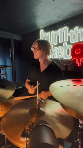if u don’t know the lyrics to Everlong we can’t be friends 💔 #everlong #foofighters #cover 