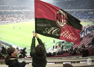 ‏اللي  يخونك يا عراق ‏و الله هذا مو شريف ##شيفشينكو##tonali##acmilan##🇺🇦##ايطاليا🇮🇹🇮🇹##كاكا#