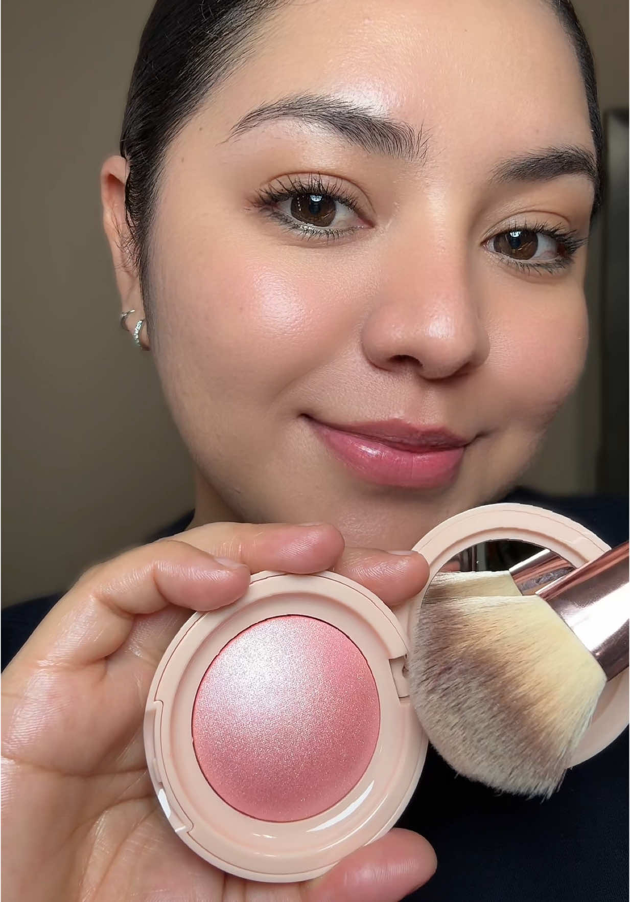 Rubor en polvo con brillo 💞💫#rubor #belleza #larinas @PHOFAY Cosmetics #tiktokshop 