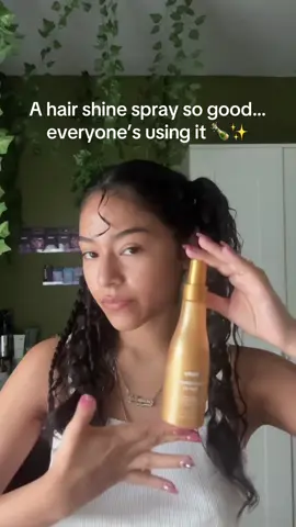 Champagne Spray: it’s on everyones mind…. and hair 😉 #C#ChampagneSprayS#ShinyHairGoalsH#HallyHairG#GoodHairDayhaircareessentials 