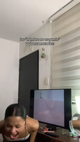 JAJAJAJJA aburrirme en mi cuarto? nunca en la vida 