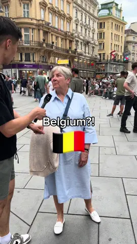 Polyglot from Belgium 🇧🇪 . Belgium has 3 official languages: Dutch (Flemish), French and German ❤️ . #belgium #dutch #french #france #japan #flemish #english 