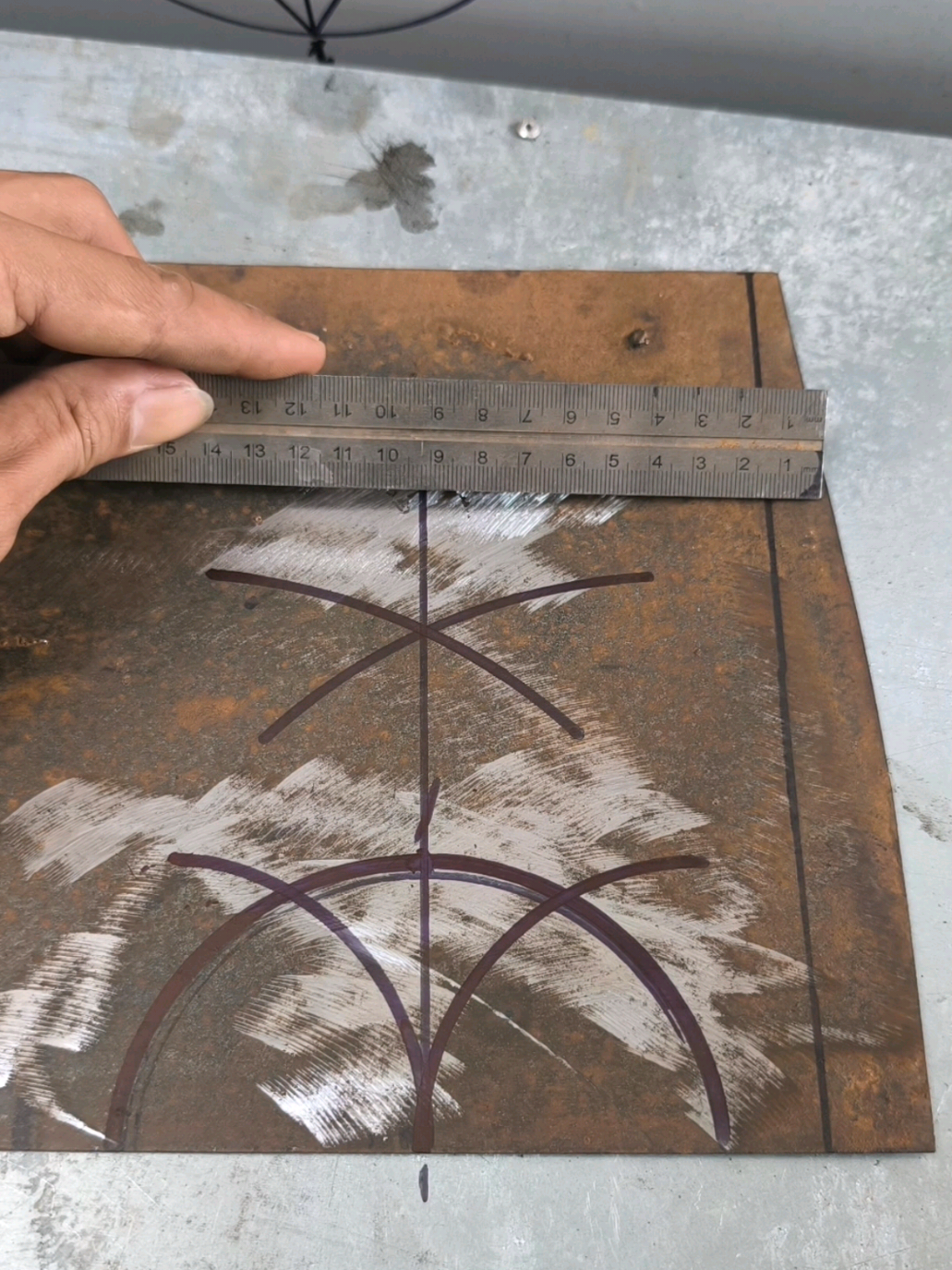 Smart ideas how to mrk a 90 degree angle without a protractor #metalwork #welding #welder #cuttingskill 