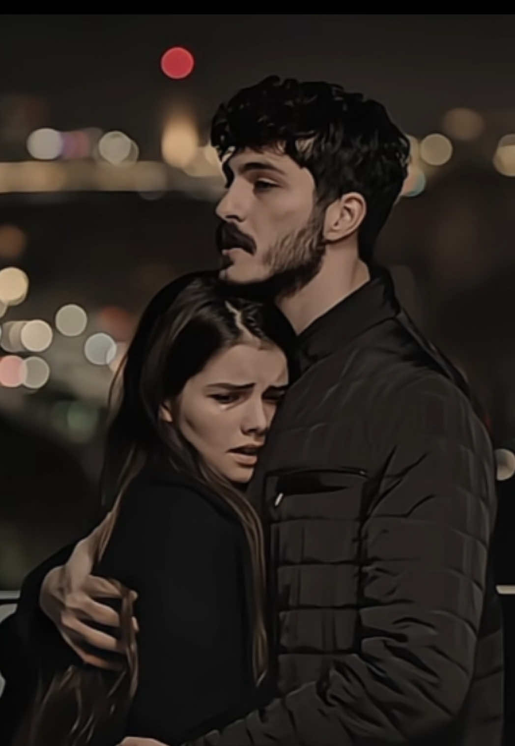 معنى الاحتواء ❤️ #DoğaBayram #EnesKoçak #sahipsizlerdizisii #fyp #مسلسل_المشردون @Dogabayram 
