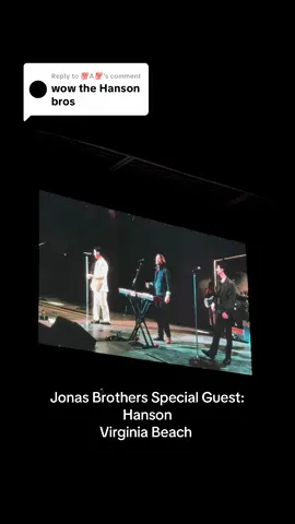 Replying to @💯A💯 this stops special guest was pretty iconic! #jonasbrothers #concert #hanson #jonas20 
