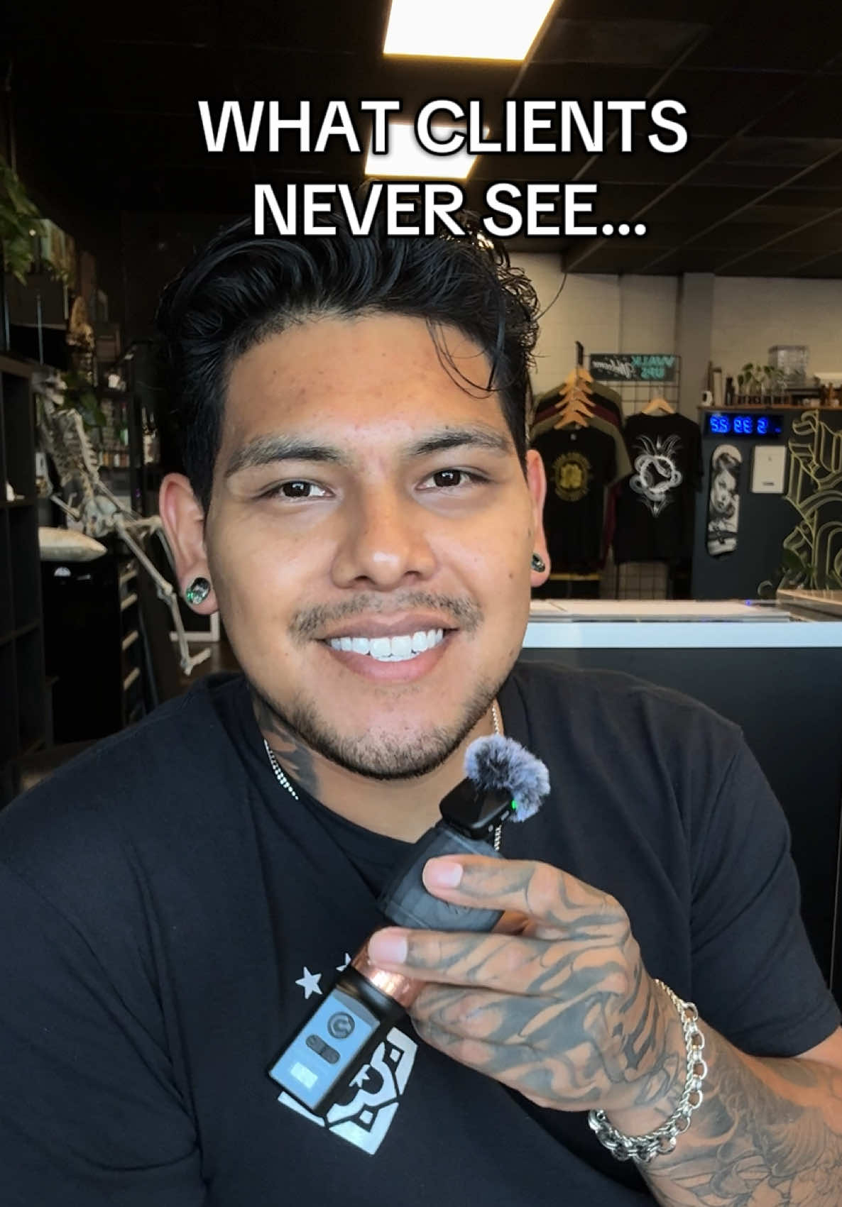 Would you like to see the set up and break down process? #tattooartist #bayareaartist #marcos_tattoos #tattooshoplife 