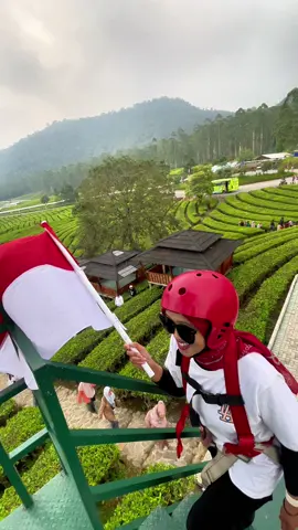 Mari sejenak berhenti dari aktivitas. Ambil sikap tegak saat upacara pengibaran bendera di Istana 17 Agustus 2025 pukul 10.17-10.20 WIB . . . #merdekadalamkreasi #viral #fyp #wayangwindupanenjoan #serunya17agustusan 