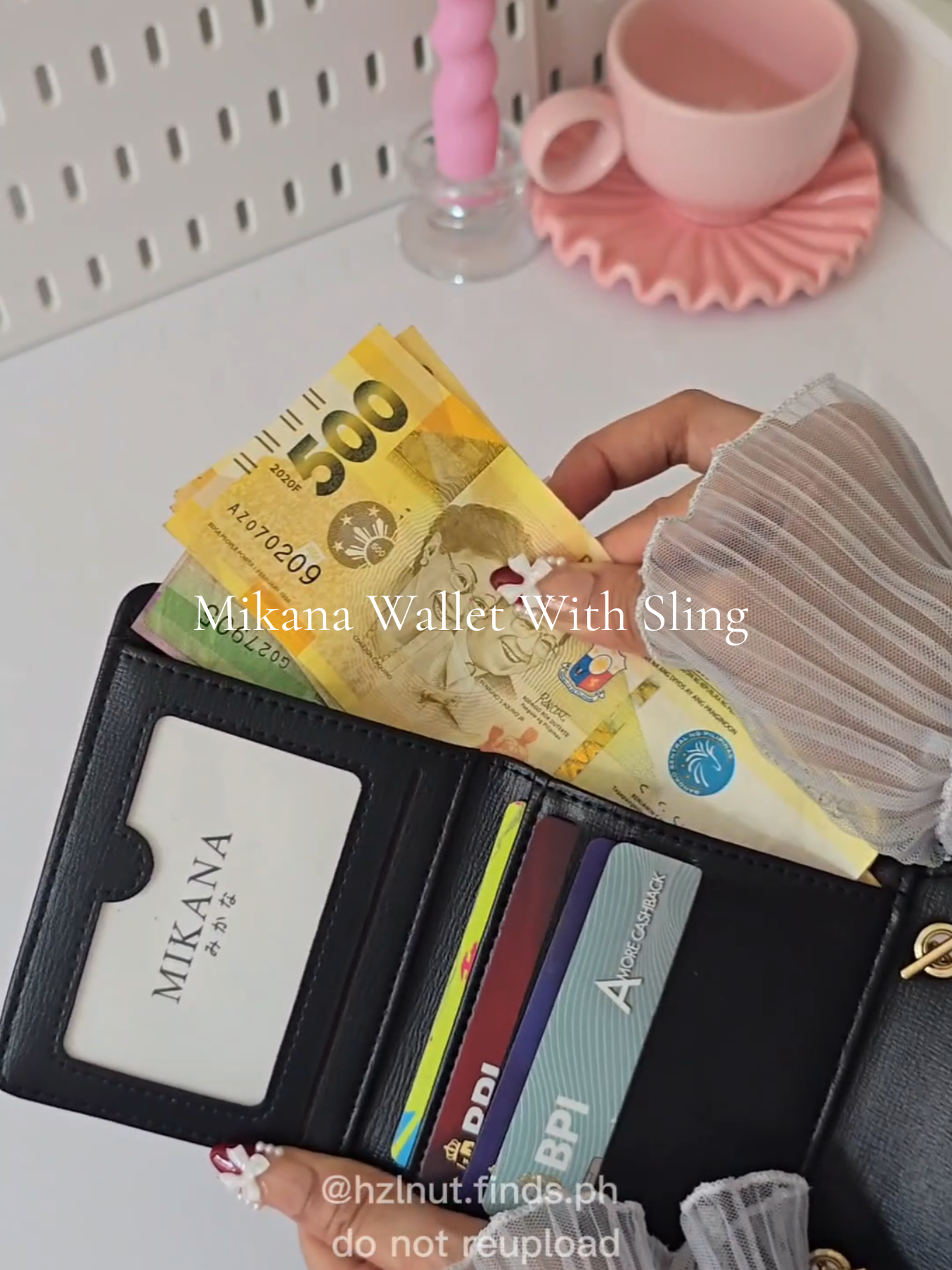 My go to wallet for commuting  💗makes my bills, coins, cards and ids organized and easy to manage. best wallet ever✨️ #mikana #walletforwomen #slingwallet #walletbag #elegantwallet 