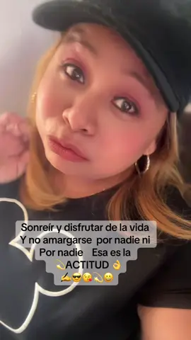 Sonríe y disfruta de momento.  Así de simple #abuelafelizmuyfeliz  #tiktokviral #sonrie  #baila  #ysefeliz 
