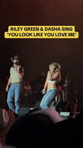 @Riley Green and @Dasha perform #youlooklikeyouloveme together at @Lasso MTL and I think we LOVE them together! 😍🙌🏼🎤 #rileygreen #dasha #lasso #livemusic 
