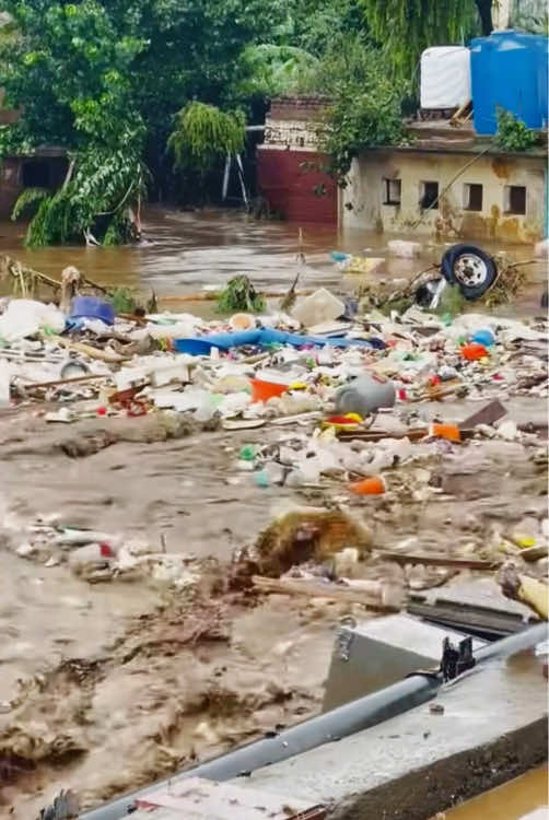 #flood#flashflood#naturedisaster#badweather#scarymoments @YunPu  @YunPu  @YunPu @oceanlife-fishing @Nature 