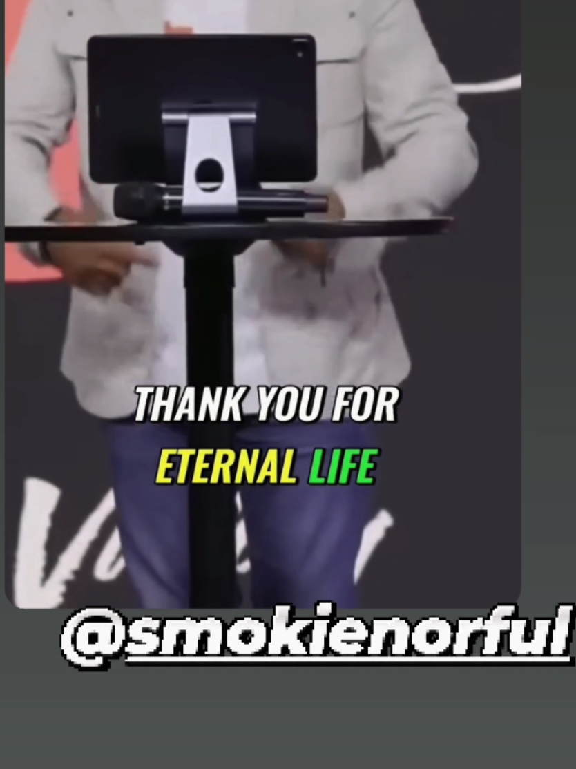 When you've experienced God's mercy, you cant help but thank him. #GiveThanks #Chosen  #God is 🙌🏽 #🛐 #ThankYouGod #Pastor #SmokieNorful #fyp