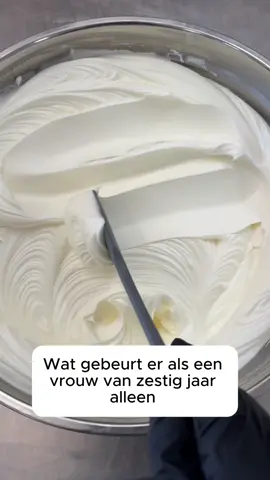 Deze staartvet crème heeft mijn huid echt veranderd! 🌟 Na een paar weken gebruik ziet mijn huid er veel gladder en jonger uit. De textuur is zo rijk maar trekt snel in. Ik ben echt onder de indruk van het resultaat. Wie heeft dit ook geprobeerd? #skincare #natuurlijkeschoonheid #huidverzorging
