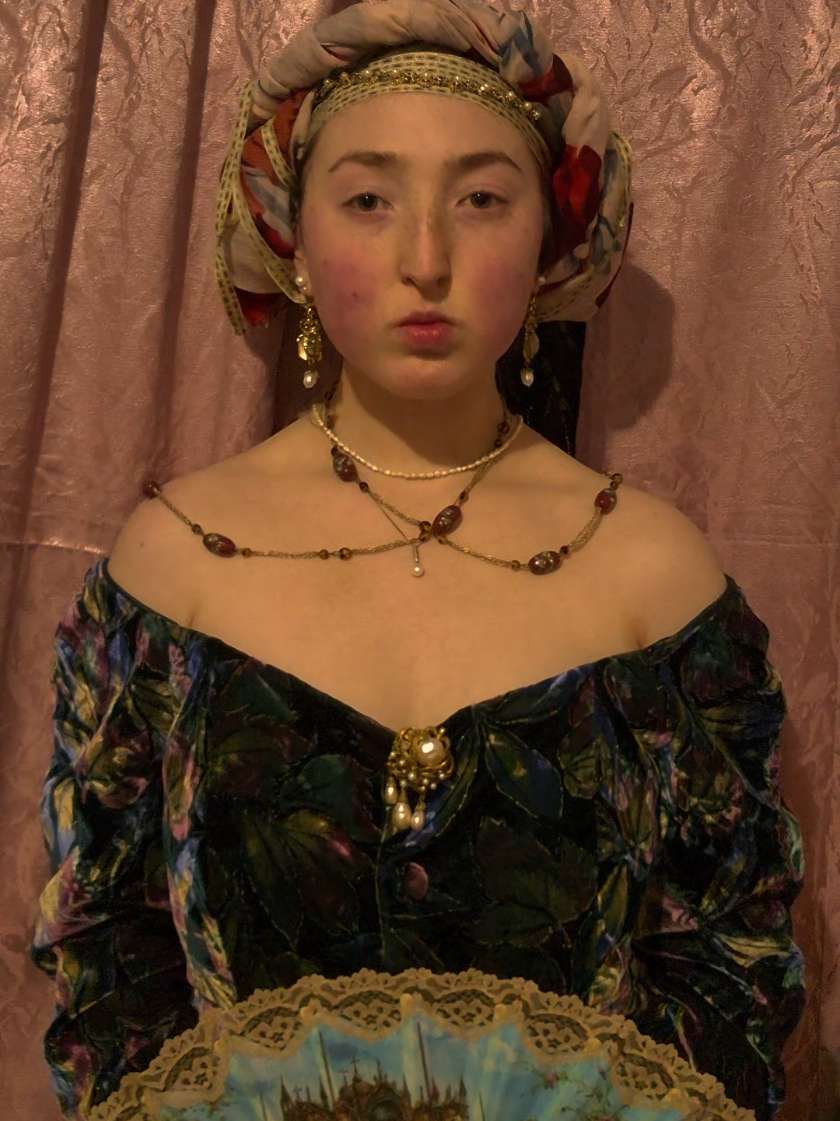 🏰⚜️📯🌟                                        #anneofcleves #princesscore #medieval #naturalbeauty #renaissance 