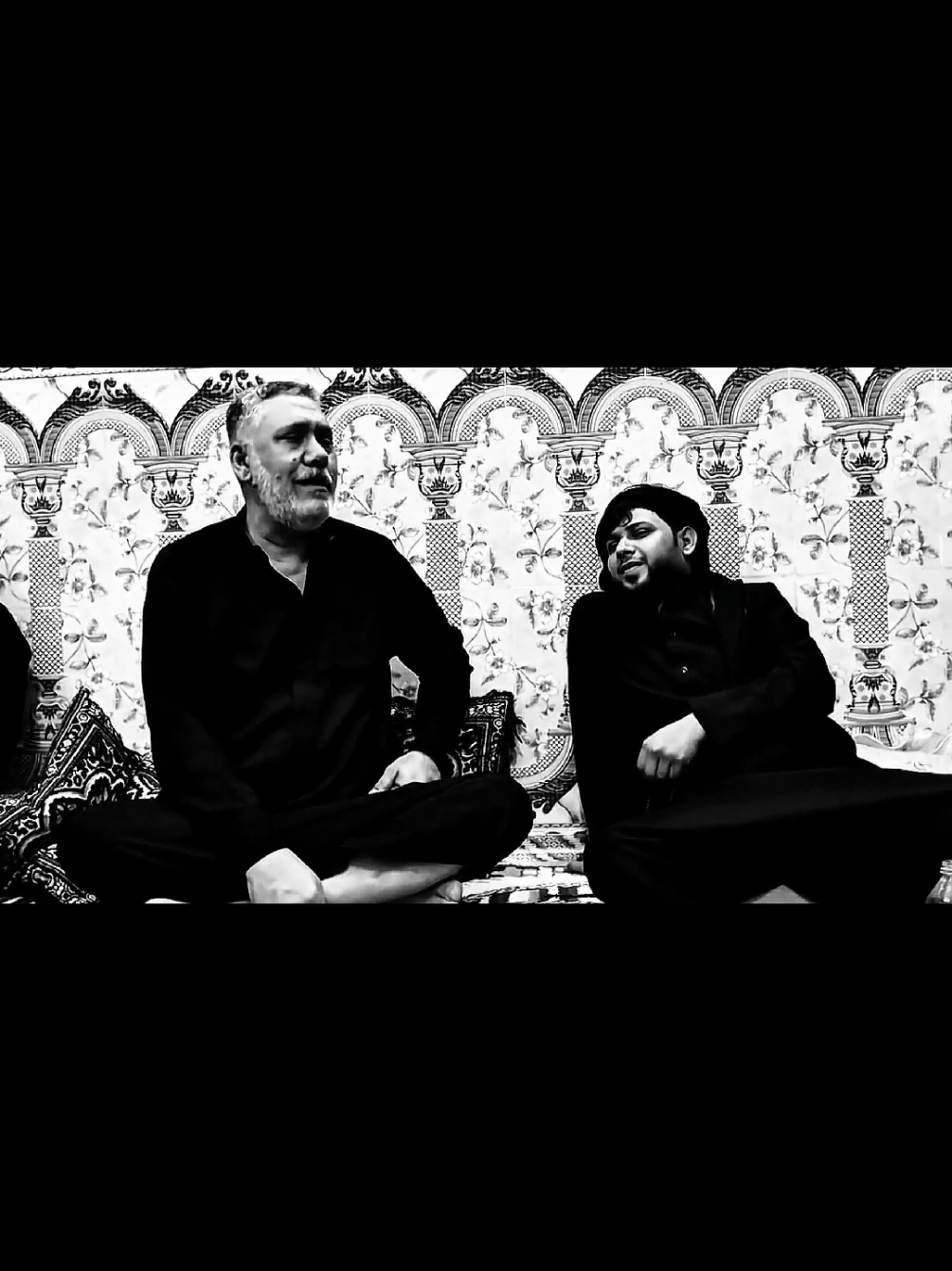 شنو جمع أسم محمد!؟؟  الشاعر حرب المزيرعاوي .  . . . . . . . . . . . . . . . . .. . . . . . . . . . . . . . .. . . . . .. . . . . . . .. .. . . . .. . .. . . .. . . . . . . . . . . .. .. . . . .. .. . . . . . . . .. ... .. . . .. . . . .. . . . . . . . . . . .   . . . . . . .#مرتضى_حرب #مرتضى_حرب_313 #سيد_فاقد #فاقد_الموسوي #قبيلة_عگيل_عشيرة_العمران 