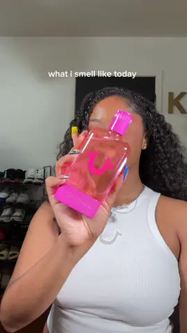 this perfume is such a good balance between floral and fruity. i didn’t know what to expect but i’m reallyyyy satisfied @True Religion #fyp #perfumetiktok #truereligion 