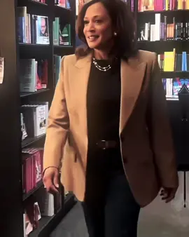 occupation is still her jawline enthusiast 🙂‍↕️ #edit #audio #xyzbca #kamalaharris #fyp  @zee ᯓ★ @Ry 🇵🇸🇨🇩🇾🇪 ig in bio @_tv.mp4 @ameliya🐬 @ʟɪʏᴀʜ. 