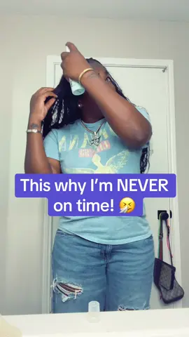 Don’t let me get dressed with music! I’m live in concert 🤧🤧