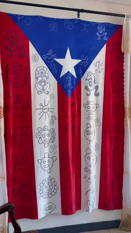 Esta cobija de la bandera de Puerto Rico es pura belleza y calorcito caribeño!” #PuertoRico #Boricua #OrgulloBoricua #BanderaDePuertoRico #PuertoRicoSeVe #PRIslaDelEncanto #BoricuaStyle #AmorBoricua #CulturaBoricua #PuertoRicoLindo