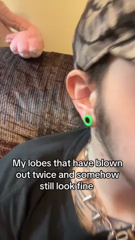 🤷🏻‍♂️ #stretchedears #bodymods #piercings 