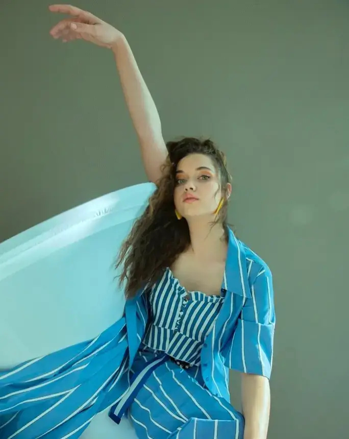 Afrasaracoglu  beautiful  ❣️  para Magazine 2017 ✌️🤍🫰🫶💛😉😍❣️ #Afrasaracoglu #afra @afrasaracoğlu 