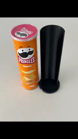 Get yourself one of these awesome Pringle’s serving tray / dispenser. With Father’s Day just around the corner why not spoil him with a pringles tray 🤩 #pringles #3dprinted #foryoupage #smallbuisness #FathersDay 
