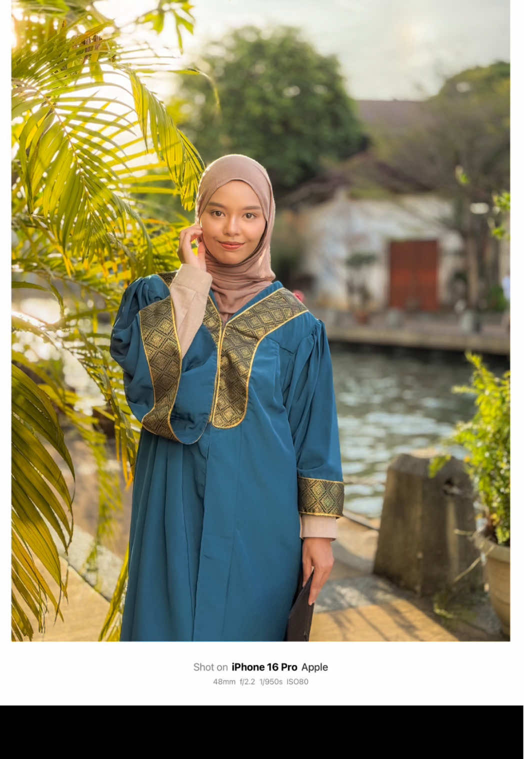 Ada ke yang nak pre convo ? video ni untuk korang.Nanti tlong tag kat bestie korang ya, ambil gbr mcm ni😊 Nak hire saya pun boleh 🤭 #iphonephotography #MobilePhotography #tipsgambar #convocation #fypmalaysia 