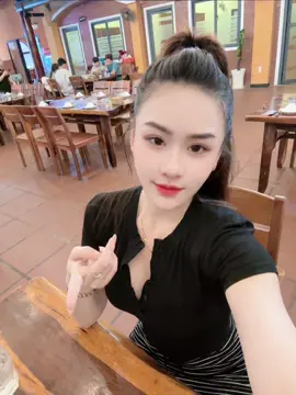 Trên đời này hai thứ tôi sợ nhất đó là sợ hết tiền , cái thứ hai là sợ người ta quá tử tế ko biết đền đáp sao cho đặng , chứ ai sống sai vs tui dễ cho tui quá , đừng nhẫm lẫn tính cách và thái độ của tôi , 
