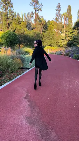 Colour is #NoJoke! 🎨💕 #Colour #MoiraRose #SchittsCreek #GetOutside