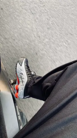 #fyp #4u #nikeshoxr4 