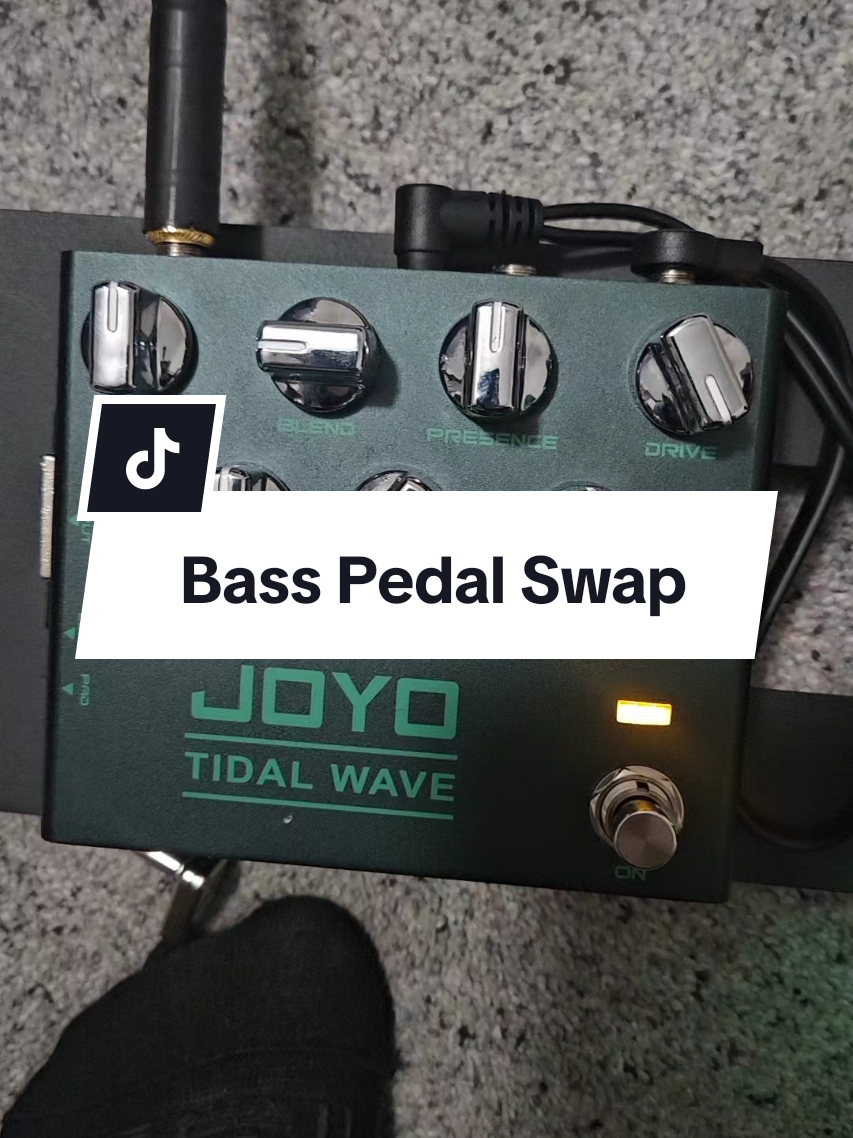 Imma be honest this pedals makes my whole rig sound better... #fyp #bassistsoftiktok #bassguitar #bassplayer #bassist 