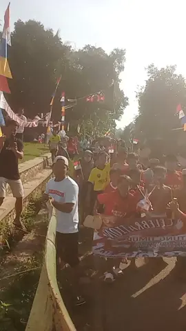 mari kita bersatu kawan✊