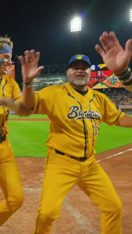We got Ozzie Guillen dancing to a Jet2Holiday Remix before GTA6 #savannahbananas #bananaball #chicagowhitesox #jet2holiday #baseballboys 