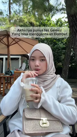 Akhirnya punya tas gemez ini 🥰 #tas #taswanita #slingbag #jimshoney 