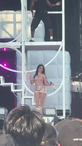 My oh my  She’s killing it 🤩🤩🤩 #camillacabello #summersonic2025 #japan #Osaka #music 