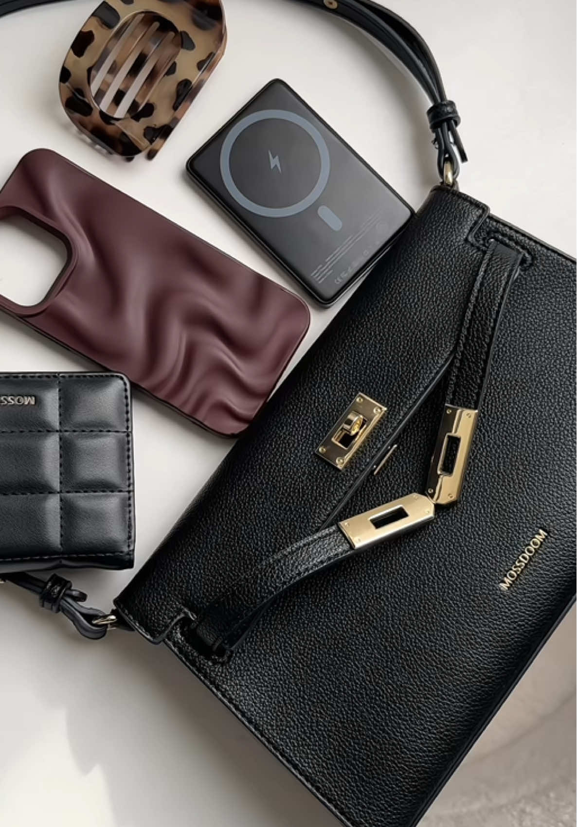 this bag is sooo underrated!! 😭 #shoulderbag #mossdoom #handbag #bagrecos #fyp 