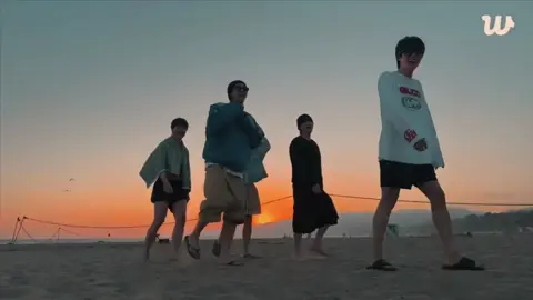 Ot7 #bts#live #weverse #playa #army @AbjkMRstY @BTS @hobipower playa y BTS ?‍♀️‍➡️