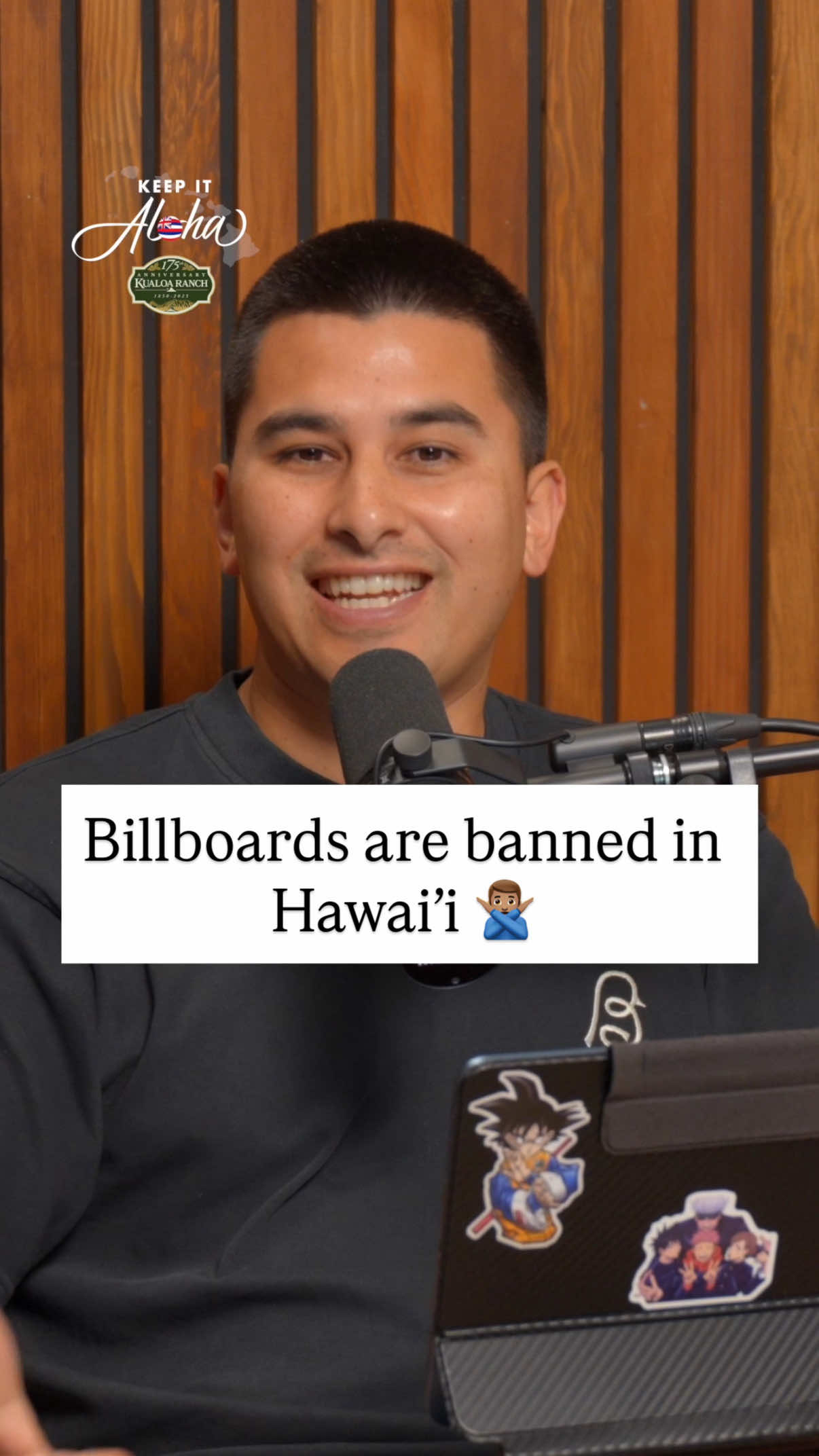 Did you know billboards are banned in Hawaiʻi?  There’s a reason why we never see them. One of the few places in the U.S. where it’s natural beauty > ads 💯 Check out the full episode now on ALL streaming platforms 🎧 #KeepItAlohaPodcast #podcastclips #kamakadias #billboards