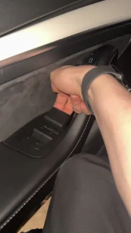Emergency release in a Tesla #tesla #teslatok #model3performance #teslamodel3 #fsd 