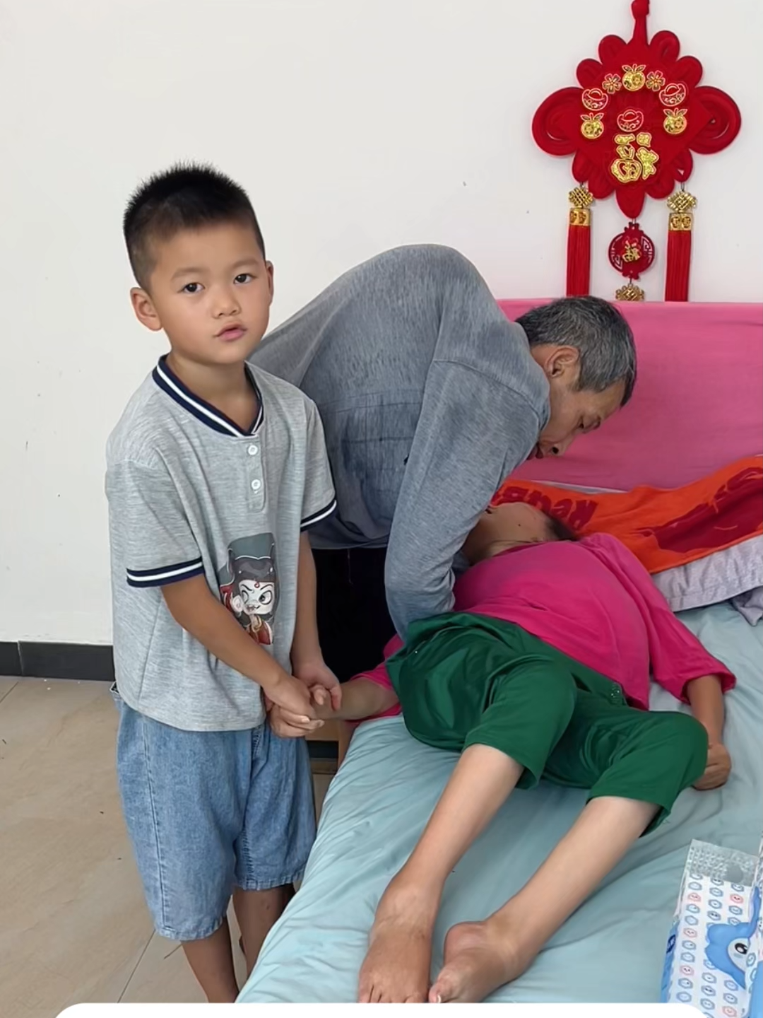 vợ chồng em nay bán giấy rút treo tường ạ  #xuhuongtiktok #xuhuong