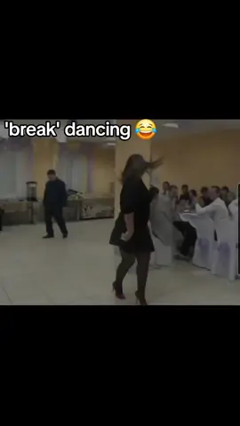 no one even rushed to help even after his arm  fell off #breakdancing 