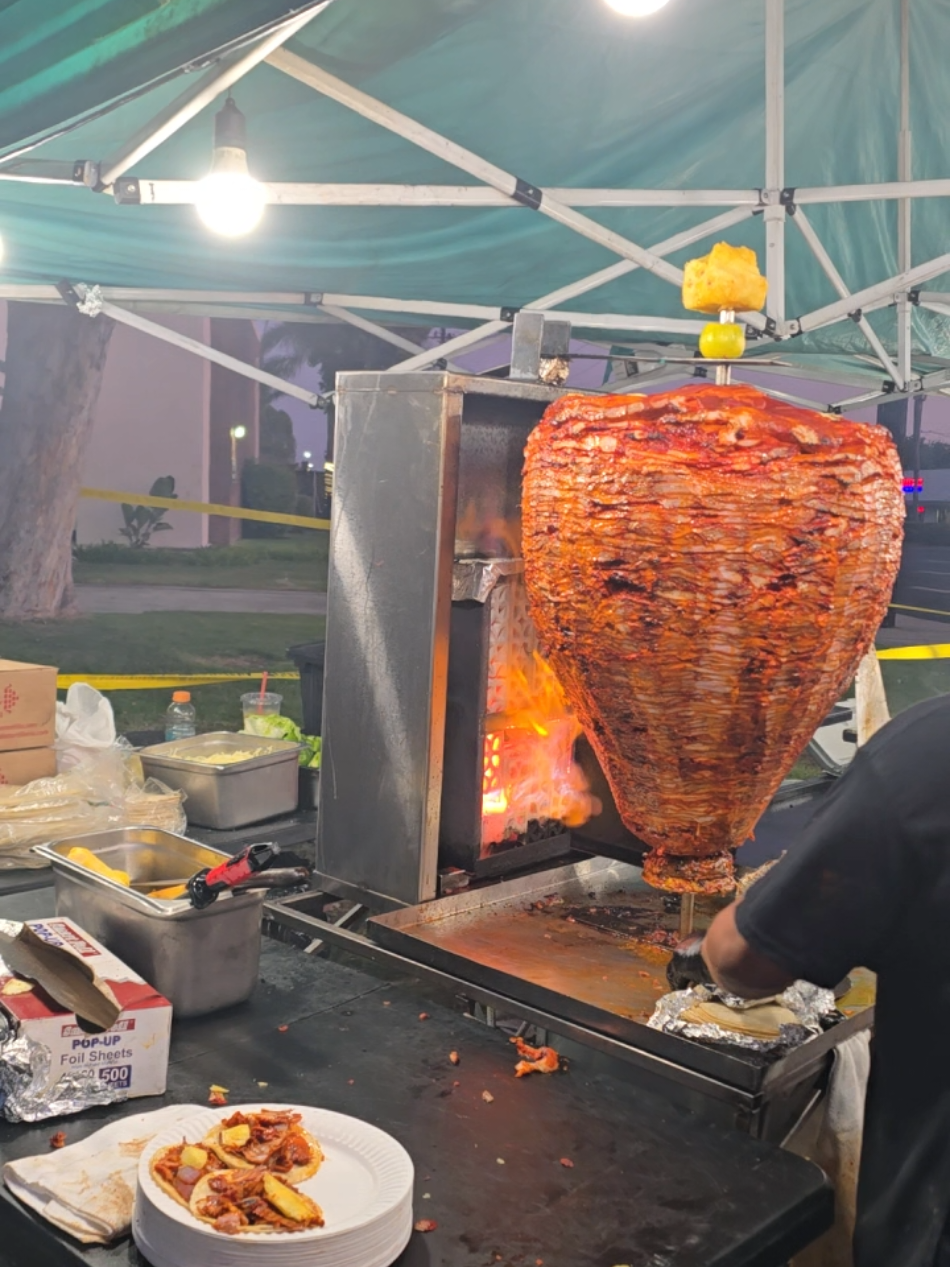 Đi ăn thử bánh Tacos chính hiệu do người Mexico làm 🇲🇽 để anh chị em ở Việt Nam hiểu Tacos thật sự là như thế nào nhé 😋🌮 #tacos #california #monanngon #cuocsongmy 