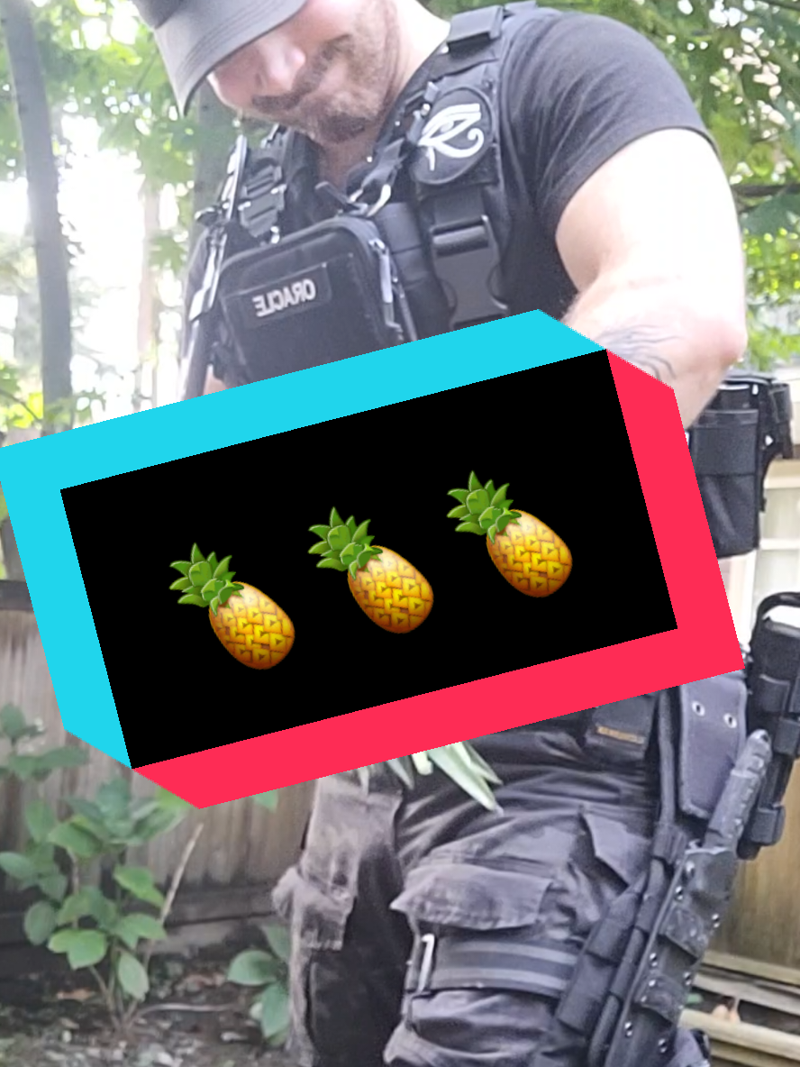 pineapple tearing ASMR I've had a few people ask me to do a pineapple in the past, so I figured I would give it a try! thank you for the suggestion!  #ORACLE #cosplay #pineapple #asmr #fruitabuse 