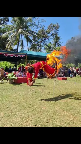 Menyala Hampir Terbakar😂😭🔥🔥🔥 Atraksi 17 Agustus 2025 #fyp  #pyf  #silat  #tapaksuci  #17agustus2025 