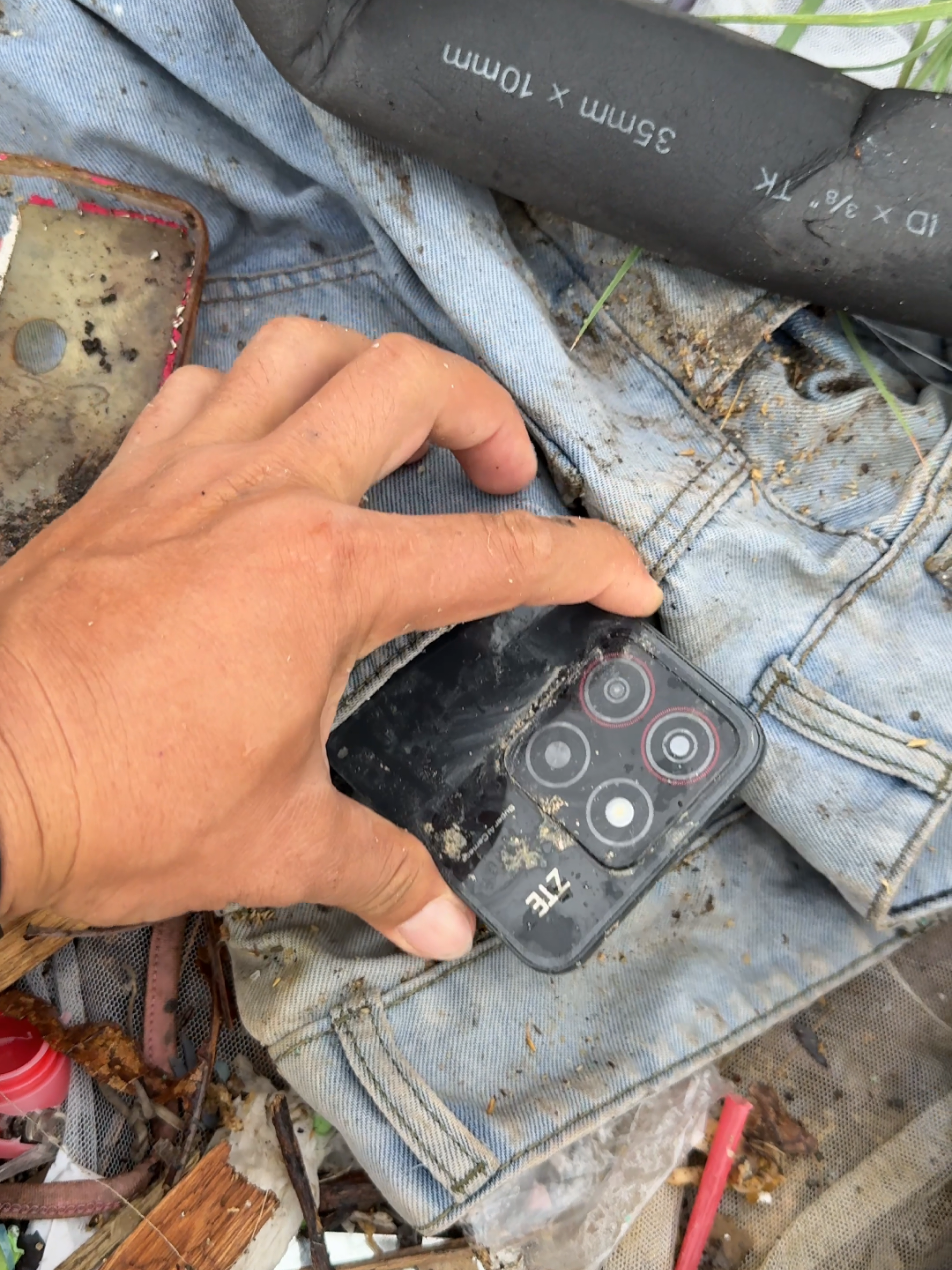 Oops! Phone in Old Porker !#viral #tiktok #tiktokviralvideo #fypシ #trend 