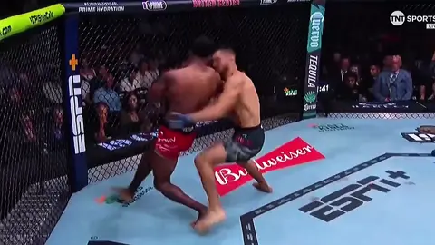 2 Spinning elbow KOs in 1 night 😳 #carlosprates #leronemurphy #spinningelbow #ufc319 #ufchighlights 