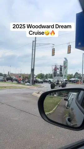 Still tryna figure out how it’s operating😭  #detroit #woodwarddreamcruise #cars